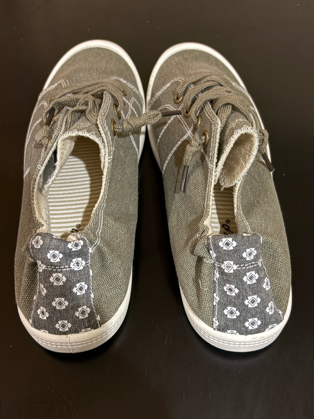 Casual Olive/gray Canvas Slip-On Sneakers with Laces - Picture 4 of 11